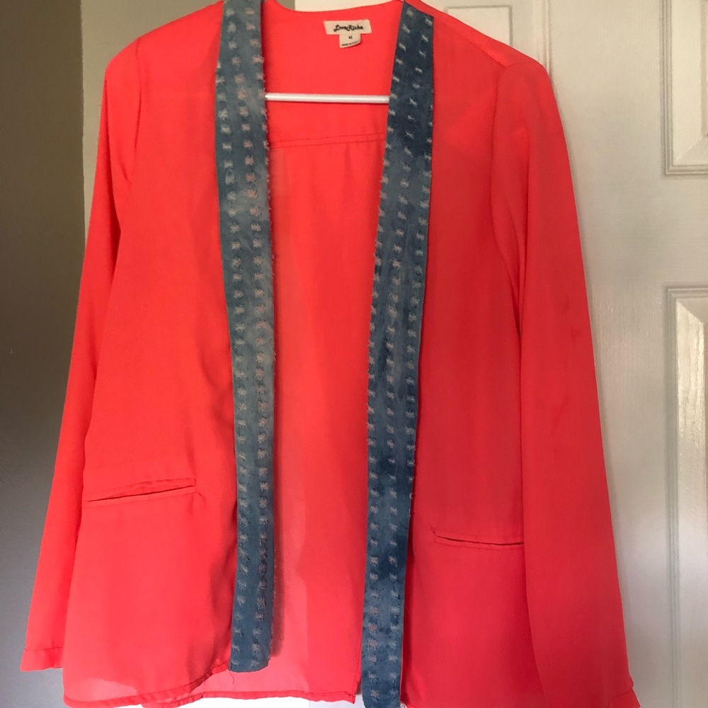 LAST CHANCE! A women’s light chiffon style blazer